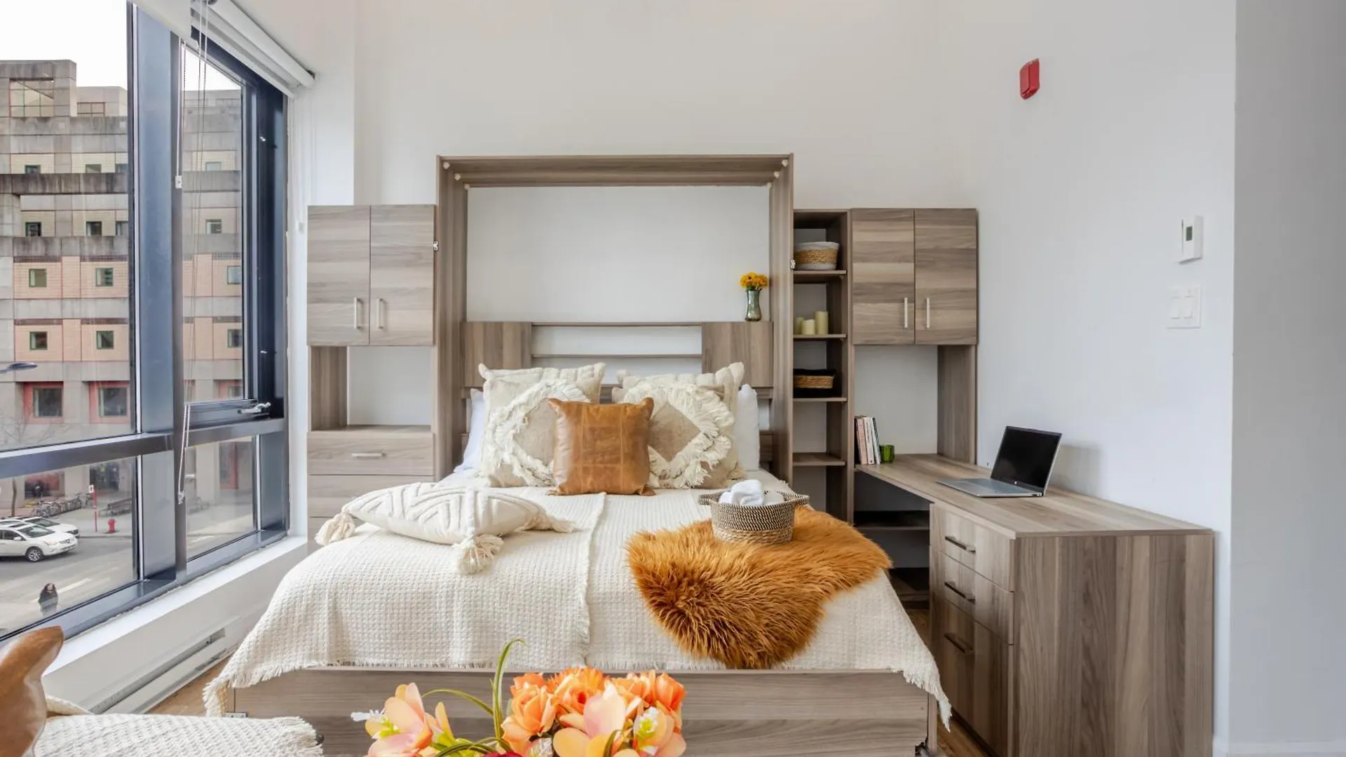 Lovely Loft With Views On Bishop - Mtl Montreal Kanada