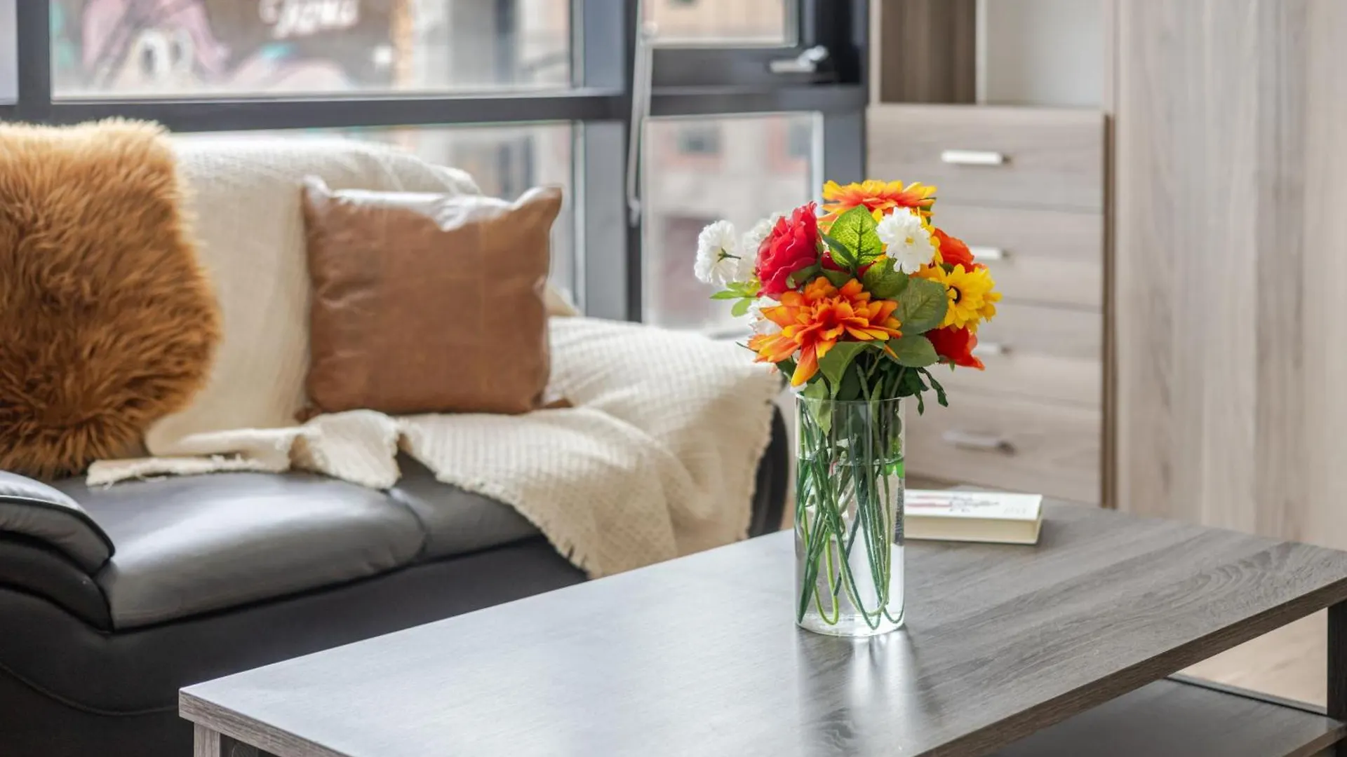 Lovely Loft With Views On Bishop - Mtl Montréal Kanada